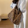Niche Leopard Print Canvas Tote Bag Women'S Bag Casual Large Capacity Fashion Handbag Foreign Style Shoulder Messenger Bag