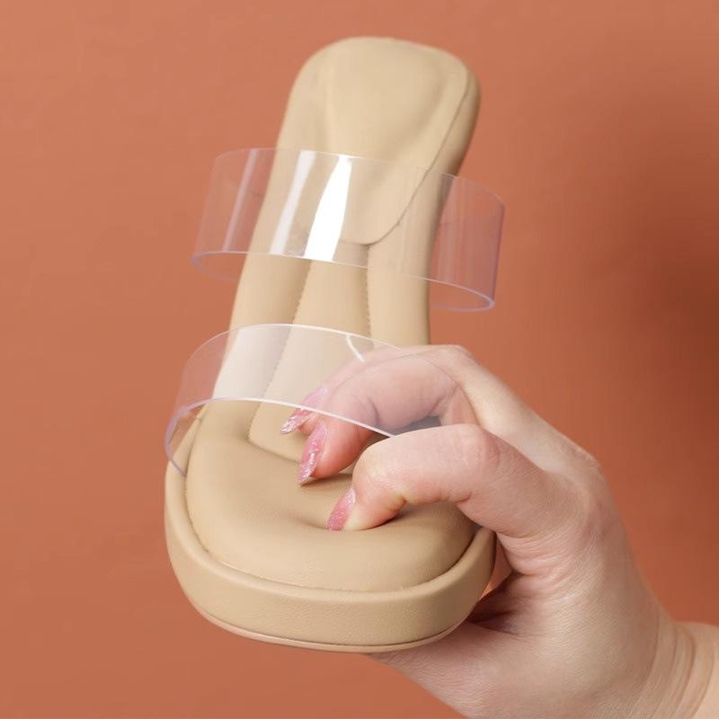 Наступая на дерьмо, чувствуя себя толстой подошвой, водонепроницаемый стол, прозрачное слово с босоножками на высоком каблуке, женщины носят хрустальные каблуки, толстые каблуки, классные тапочки в