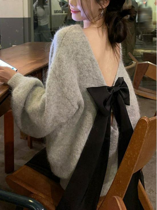 Серый трикотажный свитер-пуловер с бантом в корейском стиле: Модный, Стройнящий, Уличный Стиль для Осенних Женщин