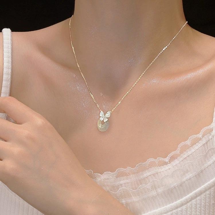 S999 Pure Silver Chalcedony Safety Buckle Pendant Butterfly Sterling Silver Necklace Female Light Luxury Minority Clavicle Chain Necklace