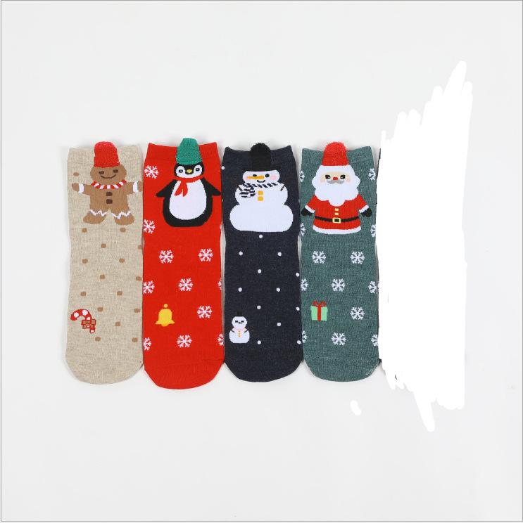 4 пары новых зимних милых рождественских носков, трехмерные мультяшные декоративные хлопковые носки средней длины, рождественские подарочные носки для женщин