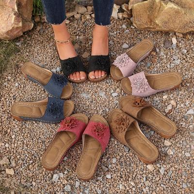 Женские тапочки, летние новые плетеные сандалии с цветочным узором, уличные тапочки на танкетке, пляжная повседневная спортивная обувь с открытым носком, модные женские шлепанцы
