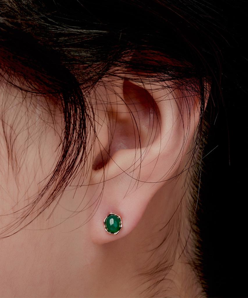 Серьги Helene Jewelry из 14-каратного золота с зеленым ониксом