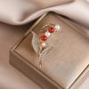 The Brooch Exudes A Sense of High-end Luxury, with A Light Pearl Flower Brooch and A Niche Design