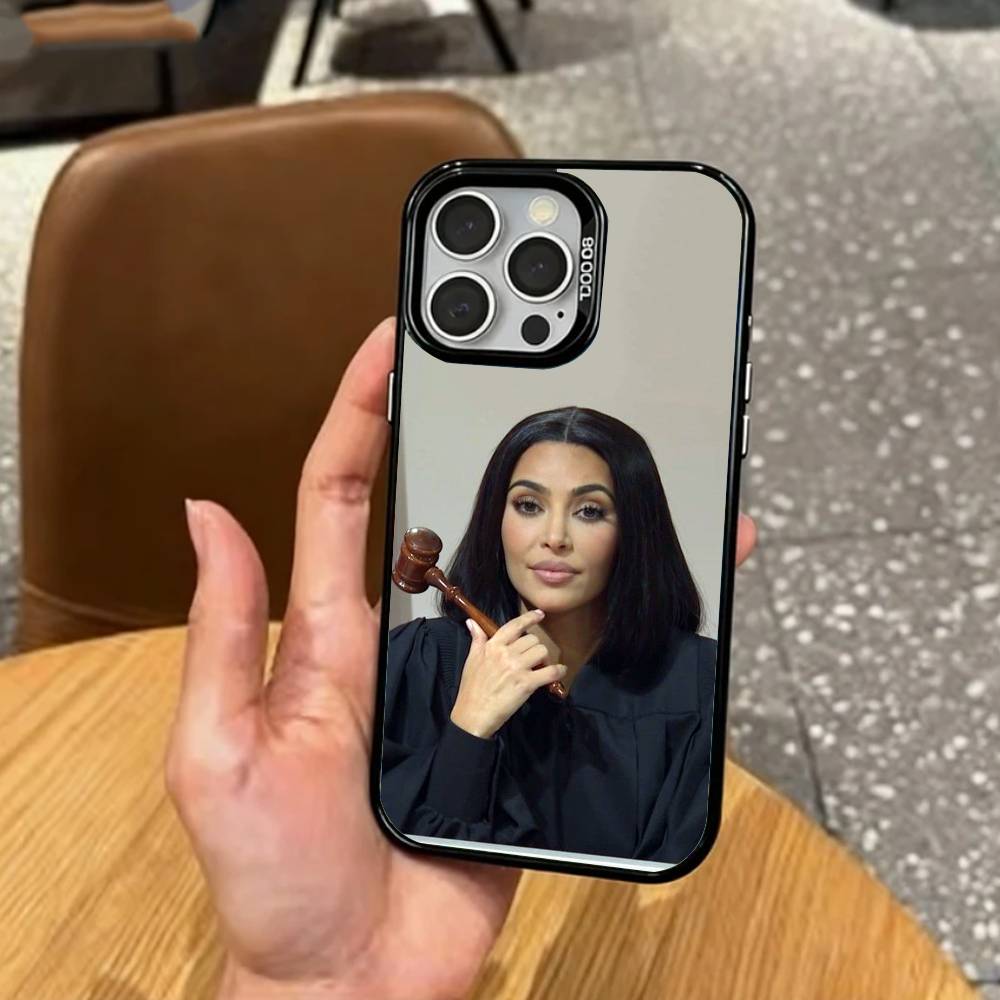 K-Ким Кардашьян M-Мемы Чехол для телефона для iPhone17,16,15,14,13,12,11 Plus,Pro Max Цветной Посеребренный Внутренняя крышка