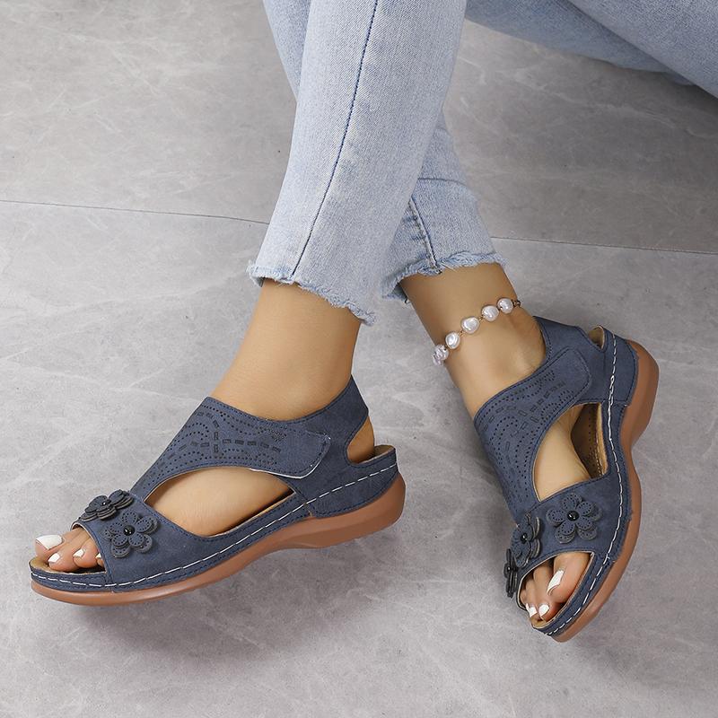 Женские босоножки на танкетке с цветами, лето 2024 года, размер плюс 43, прогулочные сандалии на платформе, женские, легкие нескользящие римские туфли для женщин