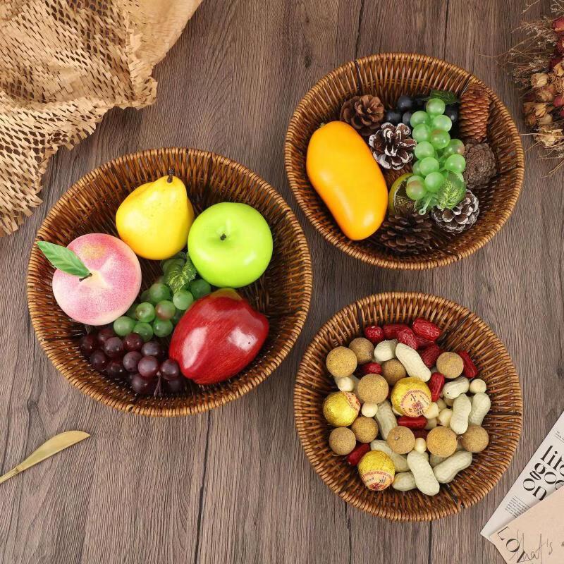 Плетеная из ротанга круглая корзина для фруктов
