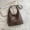 Women's New Winter Casual Trendy One-shoulder Crossbody Bag Solid Color Commuter Bucket Bag