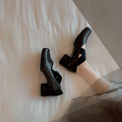 Туфли UMA квадратный носок полированные ретро перекрестный ремешок коровья кожа толстый каблук одинарные туфли весна