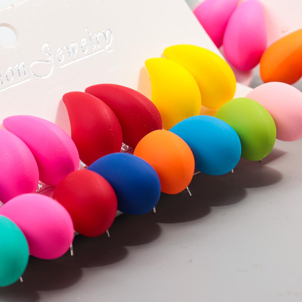 4Pairs Korean Small Waterdrop Dupes Earrings for Women Fashion Matte Colorful Acrylic Chunky Tear Drop Earring Hoops Jewelry Set