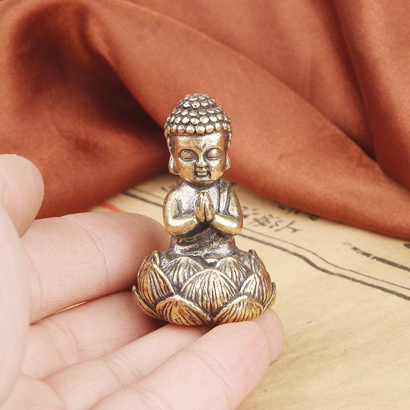 Винтажный латунный настольный орнамент "Принц" Бронзовая скульптура Статуя Шакьямуни Портативный карманный Будда Антикварная Копия