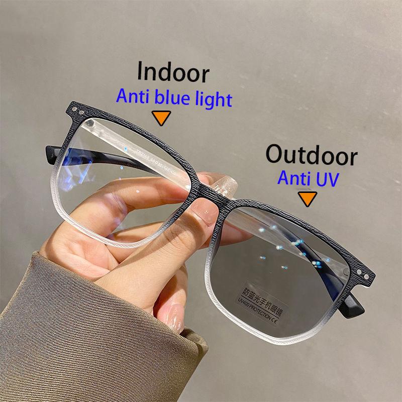 Trendy Blue Light Blocking Women Myopia Photochromic Eyeglasses Square Frame Color Changing UV400 Prescription Eyewear 0To -6.0