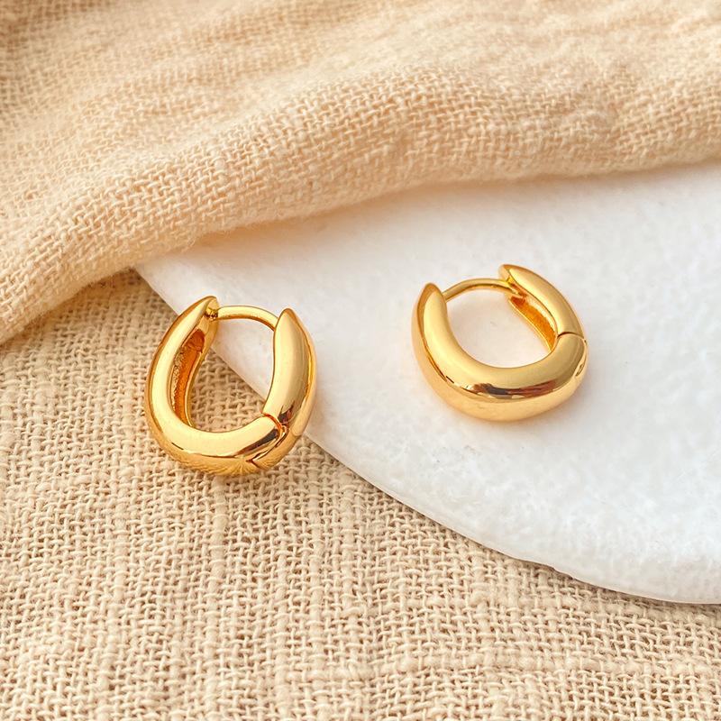Chic Business Oval Brass Plated 18k Gold Earrings For Women