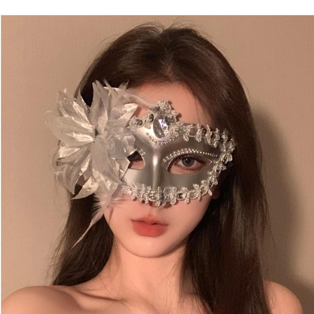 Сексуальная кружевная полумаска с перьями - аксессуар для макияжа на Хэллоуин и маскарада