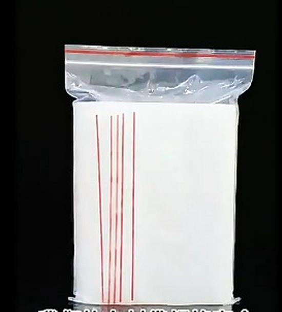 Самозапечатывающийся пластиковый пакет для приманок и рыболовных аксессуаров