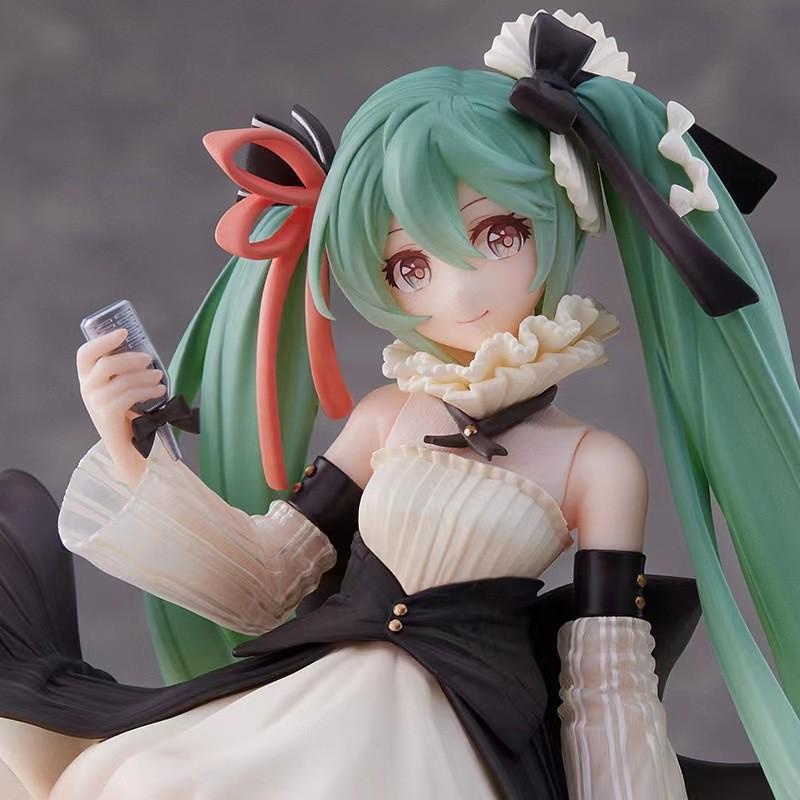 Beautifully Crafted 22cm Hatsune Miku Pvc Figure Ideal For Display And Gifting