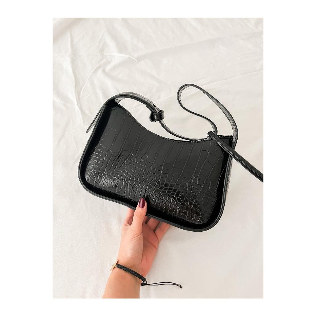 Women's Crocodile Patterned Black Baguette Bag