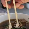1 пара палочек для еды в форме ступни для кухни, забавные столовые палочки, милый домашний декор для обеденного стола, кухонной столешницы, оригинальный подарок.