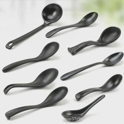 Ложка для супа с длинной ручкой из черного матового меламина A5 — имитация пищевого фарфора для ресторанов, отелей и горячих горшков.