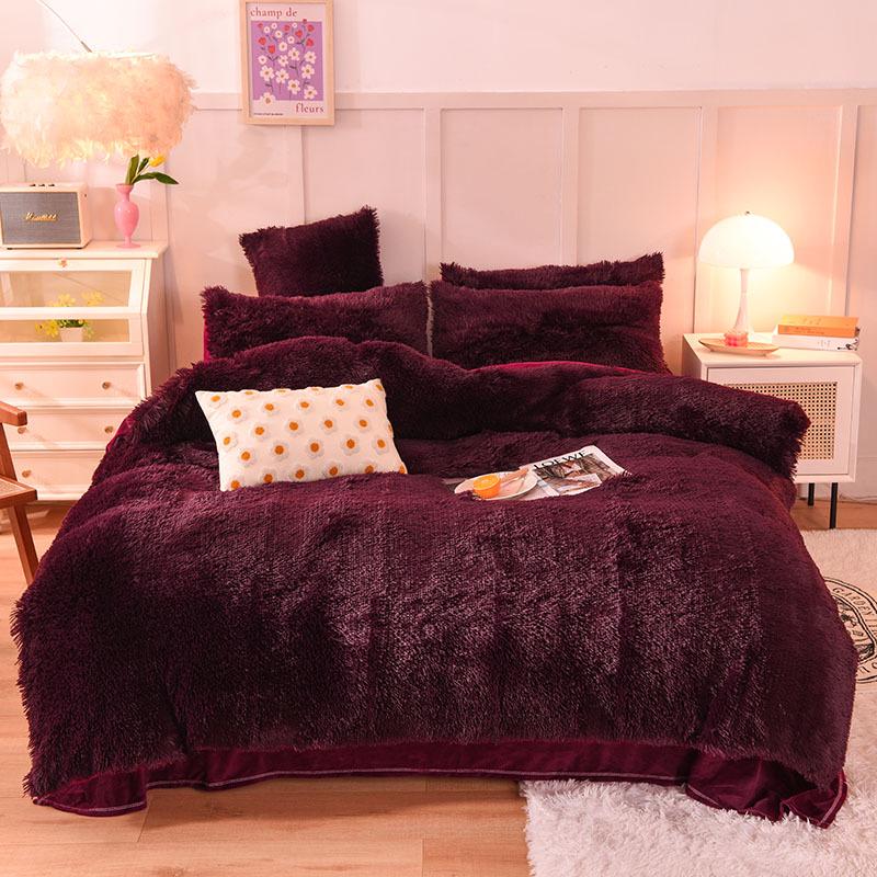 "Mink Velvet Plush Winter Bed Set: Four-Piece Solid Color Quilt Cover"