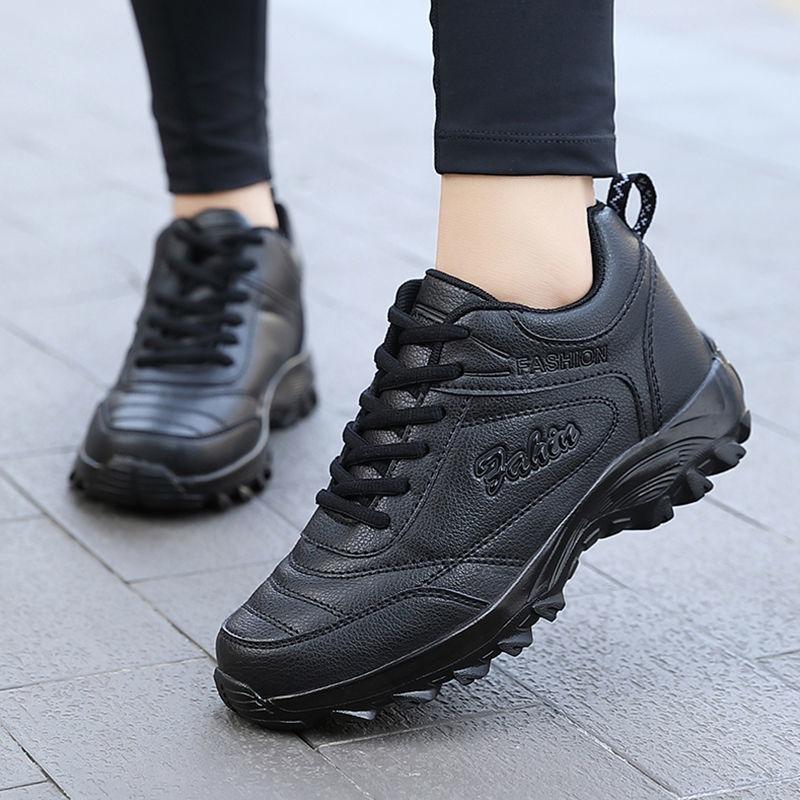 Женские кроссовки осень-зима роскошные удобные мягкие подошвы повседневные туфли легкие нескользящие водонепроницаемые туфли для мам из вулканизированной кожи