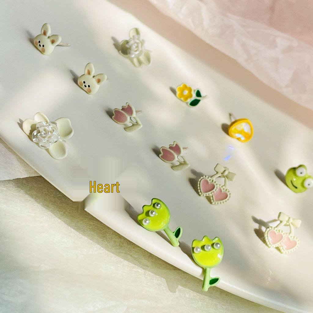 Spring/Summer Heart Flower Stud Earrings: Small, Sweet, High-End Design with Silver Needle for Women