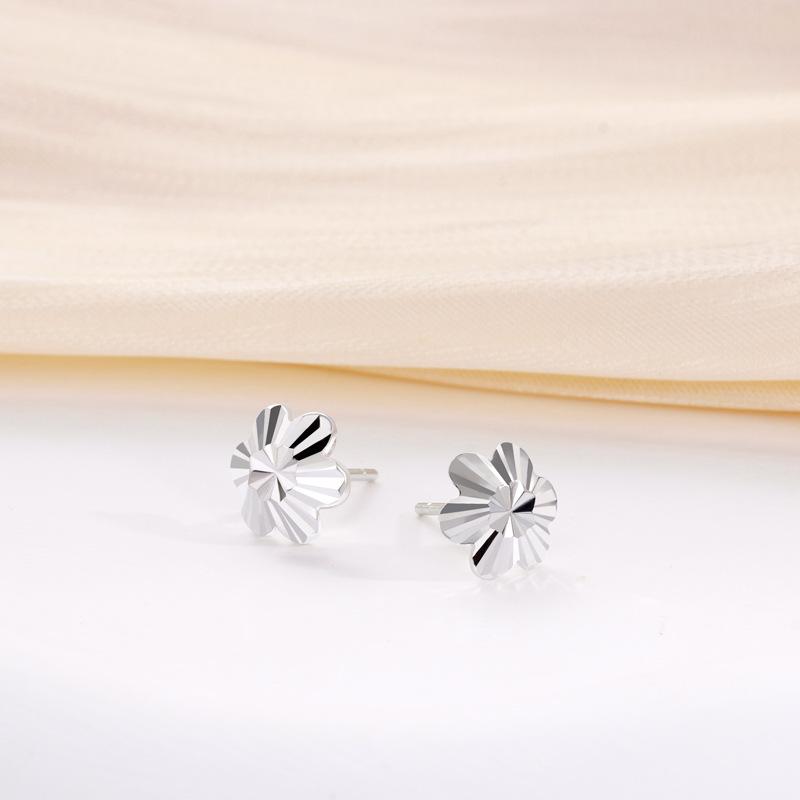 Простые серьги-гвоздики в виде цветка сливы, женские, маленькие и универсальные, корейская версия, серебряные игольчатые серьги-гвоздики в виде цветка сливы