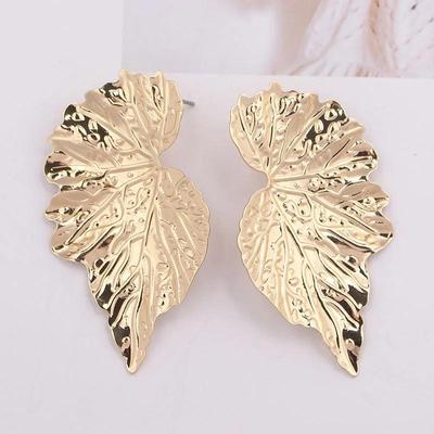 Новые модные женские серьги с перьями, металлические серьги-гвоздики с листьями, красочные массивные серьги для женщин, подарки, оптовая продажа, аксессуары для ушей