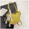 High-end Fashion Portable Bucket Bag Women's 2025 New Versatile Simple Crossbody Bag Trendy Shoulder Bag