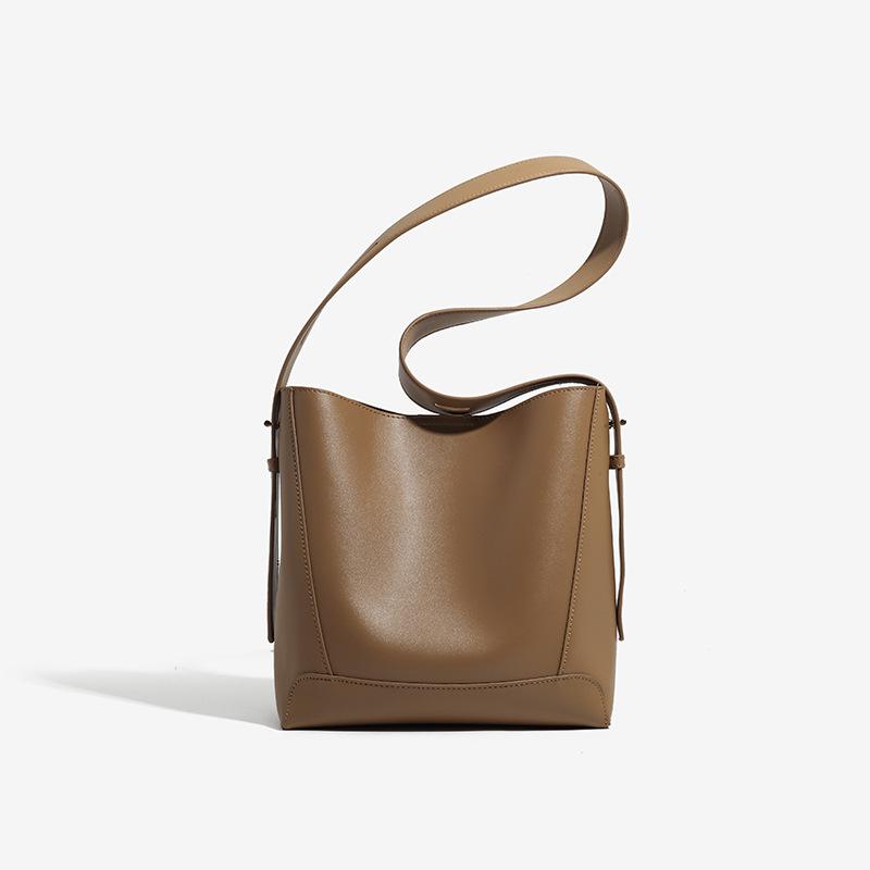 Women's 2025 autumn and winter new women's bags, messenger bags, versatile single shoulder large-capacity commuter buckets, women's bags