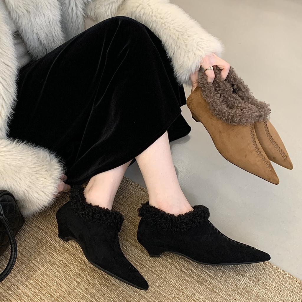 2025 New Xiaoxiangfeng Retro Velvet Warm Single Shoes for Women's Autumn and Winter New Fashionable Thin Fluffy Shoes for Women