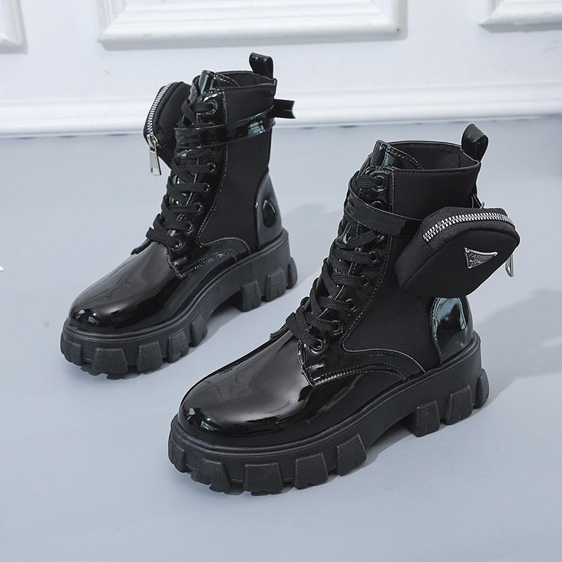Женская модная обувь, черные мотоциклетные ботинки «Мартенс» на платформе в стиле панк, туфли на массивном каблуке со шнуровкой и пряжкой, карманы, туфли из искусственной кожи