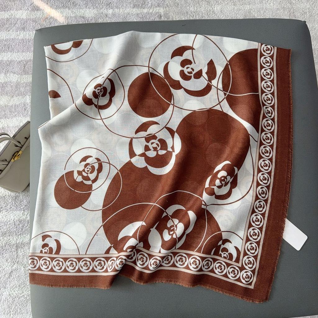 New Autumn and Winter Camellia High-end Scarf Fashionable Versatile Decorative Warm Square Scarf Air-conditioned Room Shawl