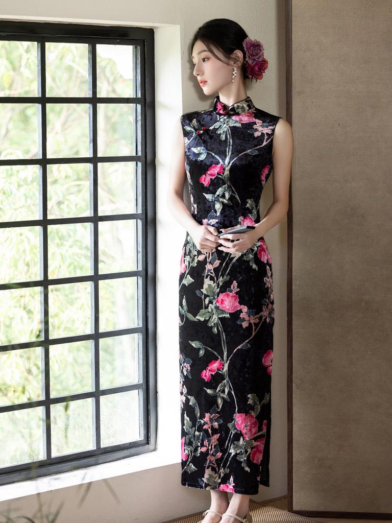 Autumn Velvet Retro Sleeveless Cheongsam - Chic & Elegant