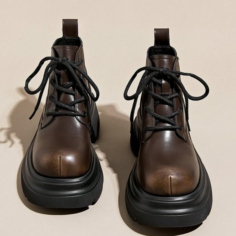 Зимняя обувь Ботинки женские на плоской подошве с круглым носком Новые модные женские резиновые туфли средней высоты на осень на щиколотке со шнуровкой