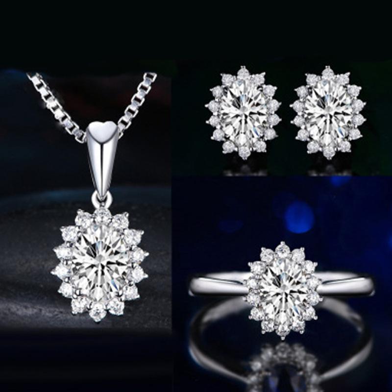 Многоцветный набор украшений с драгоценными камнями: корона королевы, колье, кольцо, серьги и кулон для женщин