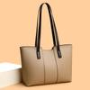 Simple Modern Tote Beige Color-Blocked Lychee Pattern Tote Bag Minimalist Design Comfortable for Daily Essentials