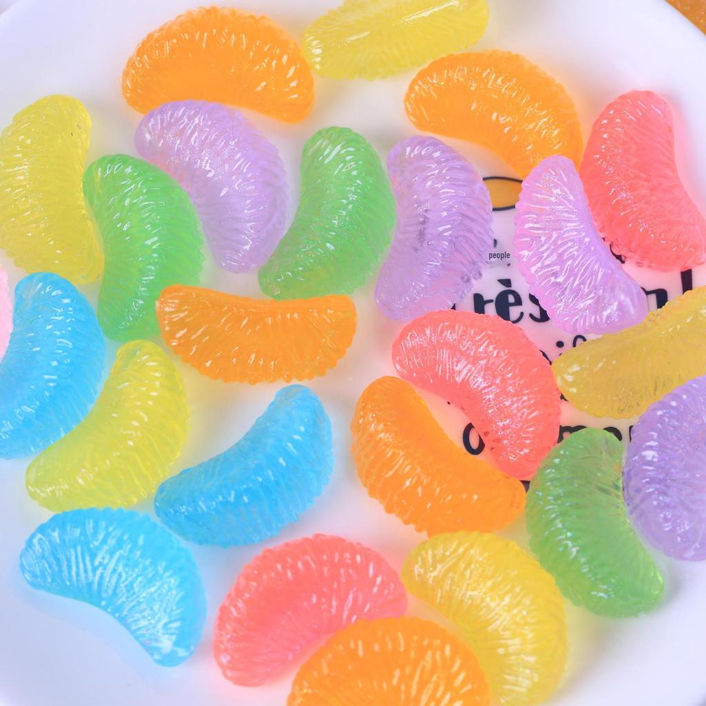 Светящийся 3D-брелок в виде оранжевого лепестка для самостоятельного изготовления украшений и имитации еды.