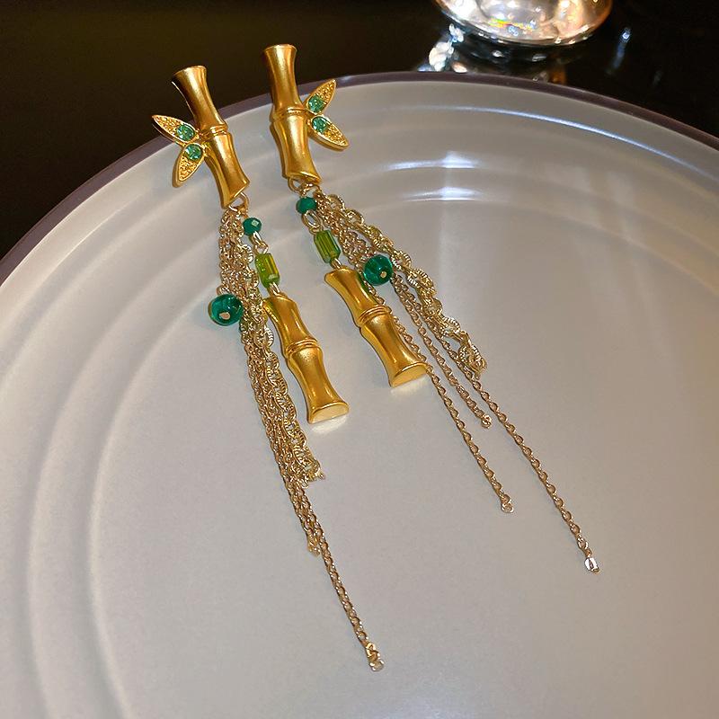 1 пара серебряных игольчатых сережек середины древнего золота с бамбуковыми кристаллами и кисточками YSX