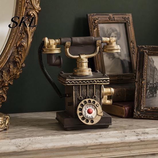 Victorian Style Phone Telephone Resin Figurine, Retro Model Statue with Matte Finish, Durable Old-Fashioned Desk Decor for Home Office Bookshelf