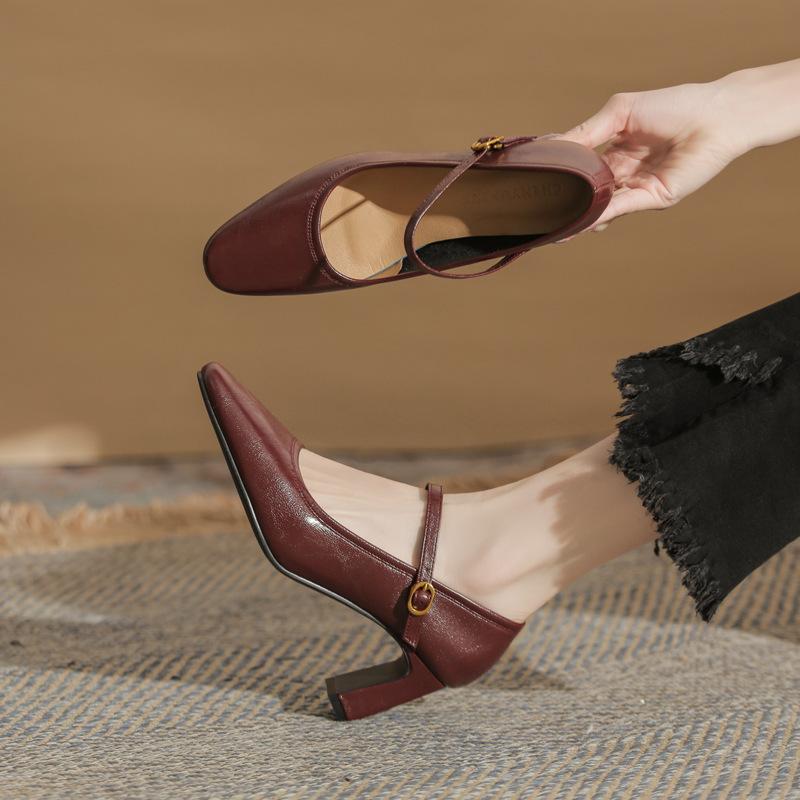 Версия из овчины Французские ретро черные туфли на высоком каблуке 2025 весна слово с офисной работой толстый каблук туфли Мэри Джейн