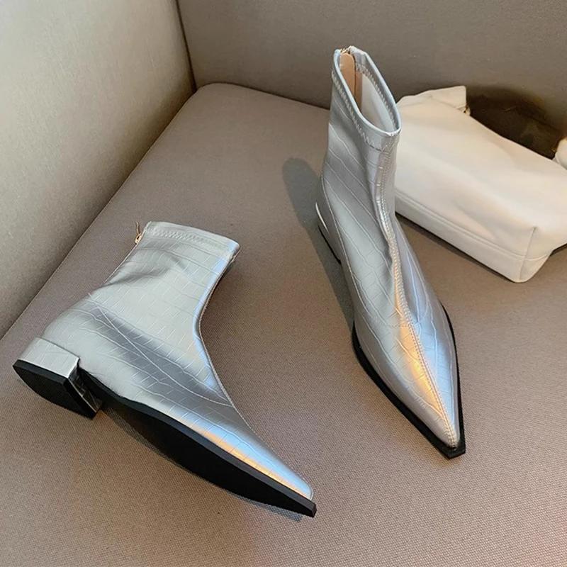 Модные женские зимние ботинки челси на низком каблуке модные туфли на щиколотке новый тренд 2024 года мотоциклетные ботинки с острым носком повседневная женская обувь готического бренда