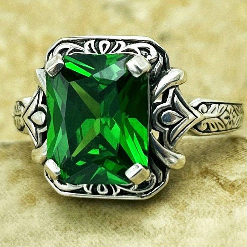 Huitan Vintage Silver Color Women Ring Inlaid Brilliant Green Cubic Zirconia Elegant Party Daily Accessories Jewelry for LadyGood product
