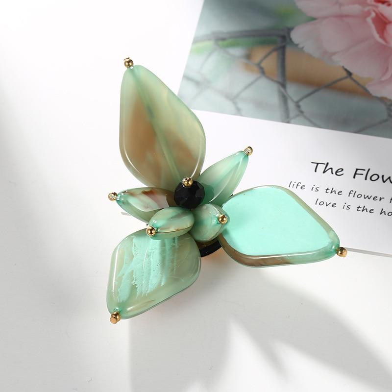 Blucome Acrylic Flower Temperament Brooch Female Accessories Shawl Brooches for Wedding Suit Collar Clip