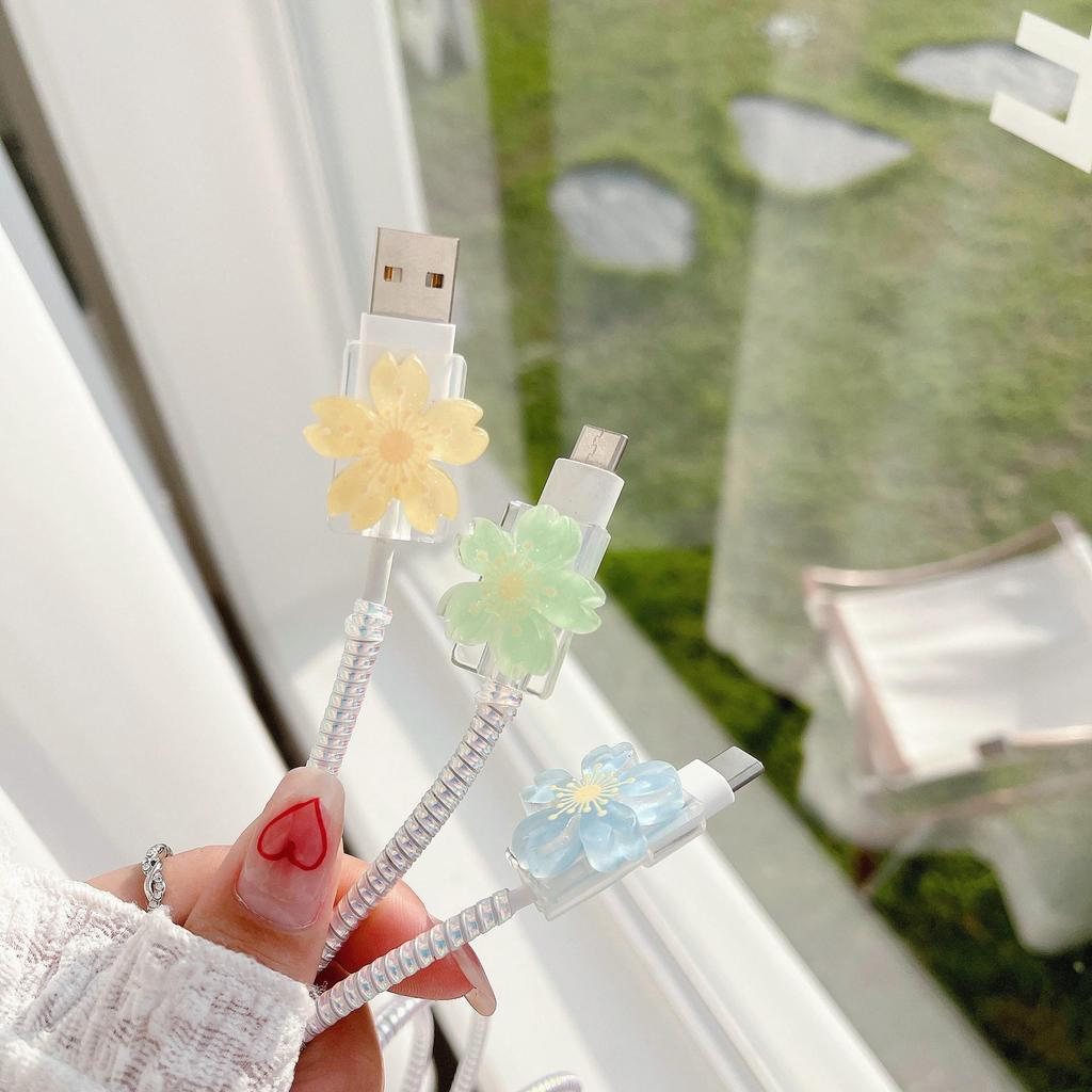 Совместимый защитный чехол для кабеля с мультяшным цветком для Apple, Huawei, OPPO и Vivo.