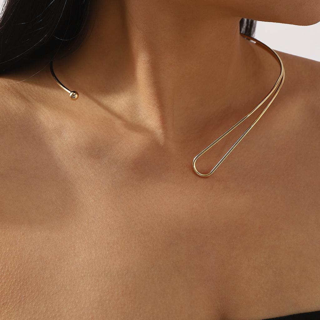 Европейская и американская мода, персонализированный геометрический металлический открытый воротник, простое полое асимметричное ожерелье высокого класса