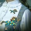 Retro Style Brooch Sparkling Rhinestones Inlaid Horse Design Brooch Pin Suit Collar Lapel Badge Stylish Accessory