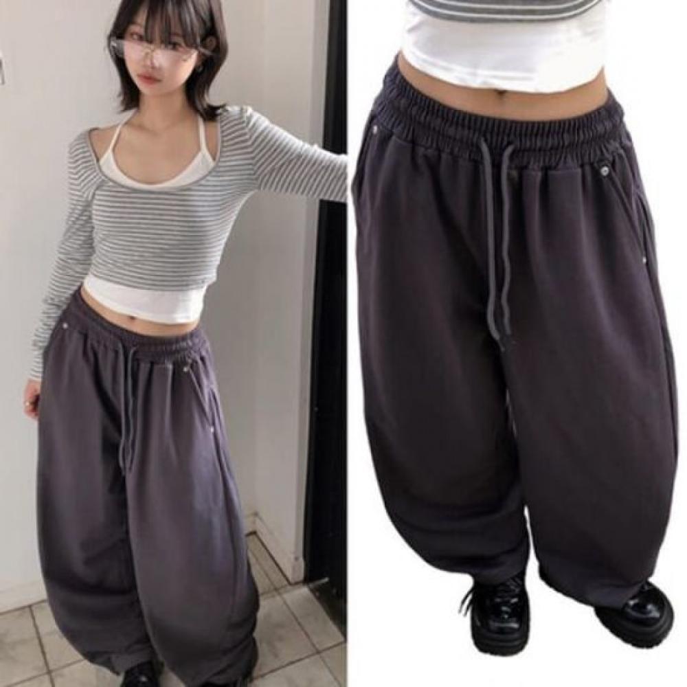 The Pink Linyu Stud Patch Wide Training Pants