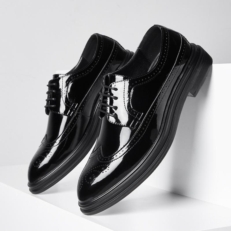 New modelMen'S Pointed Leather Shoes British Style Trend Lace-Up Retro Casual Shoes Brock Engraved Men'S Shoes 3028-X