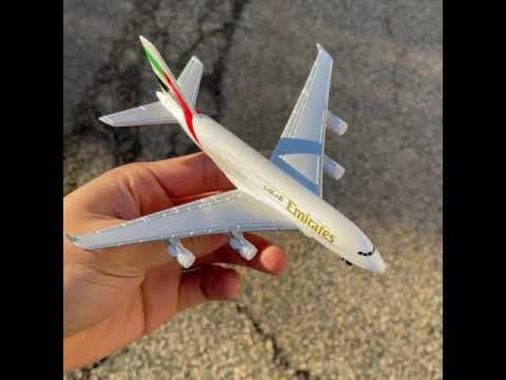 Daron Emirates A380 Одноместный самолет от Daron